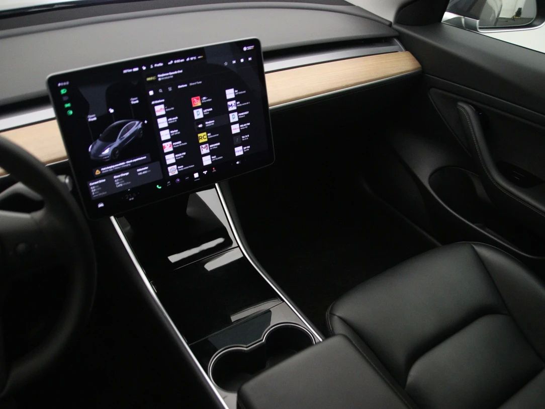 Tesla Model 3 | 17