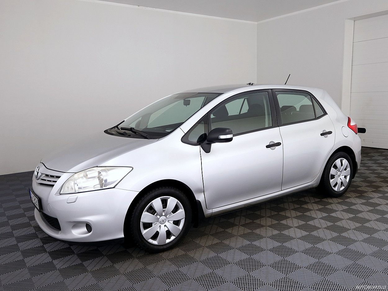 Toyota Auris | 1