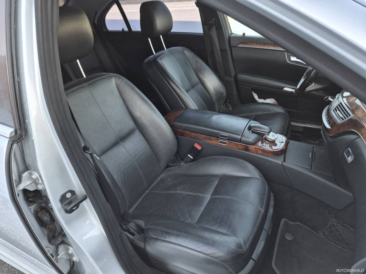 Mercedes-Benz S550 | 9