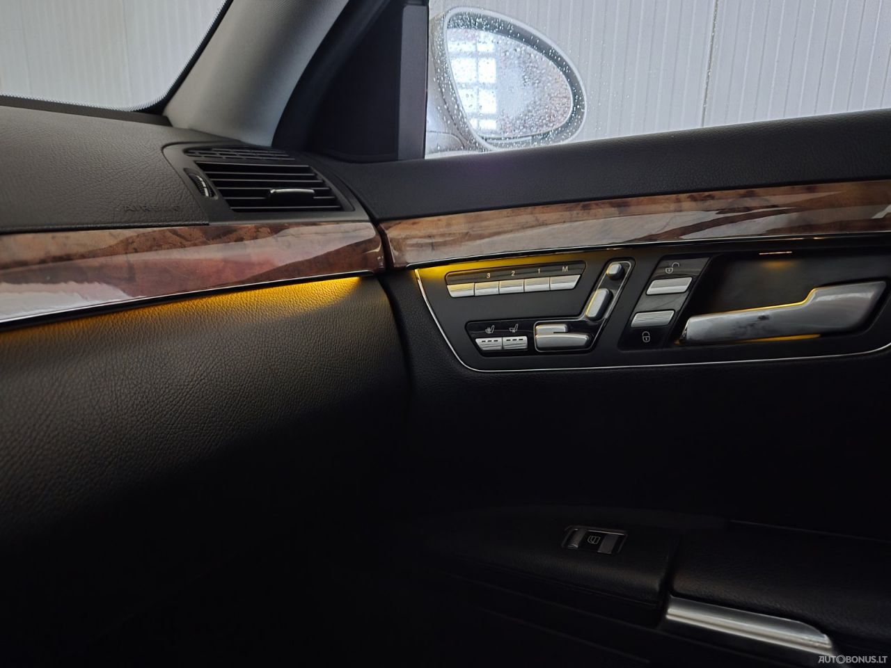 Mercedes-Benz S550 | 14