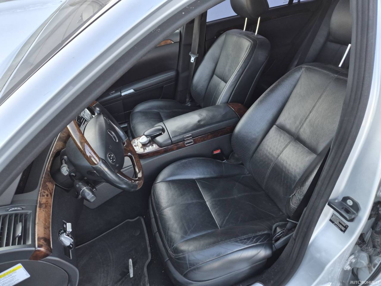 Mercedes-Benz S550 | 7