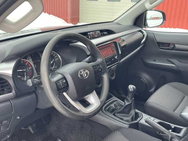 Toyota Hilux | 5