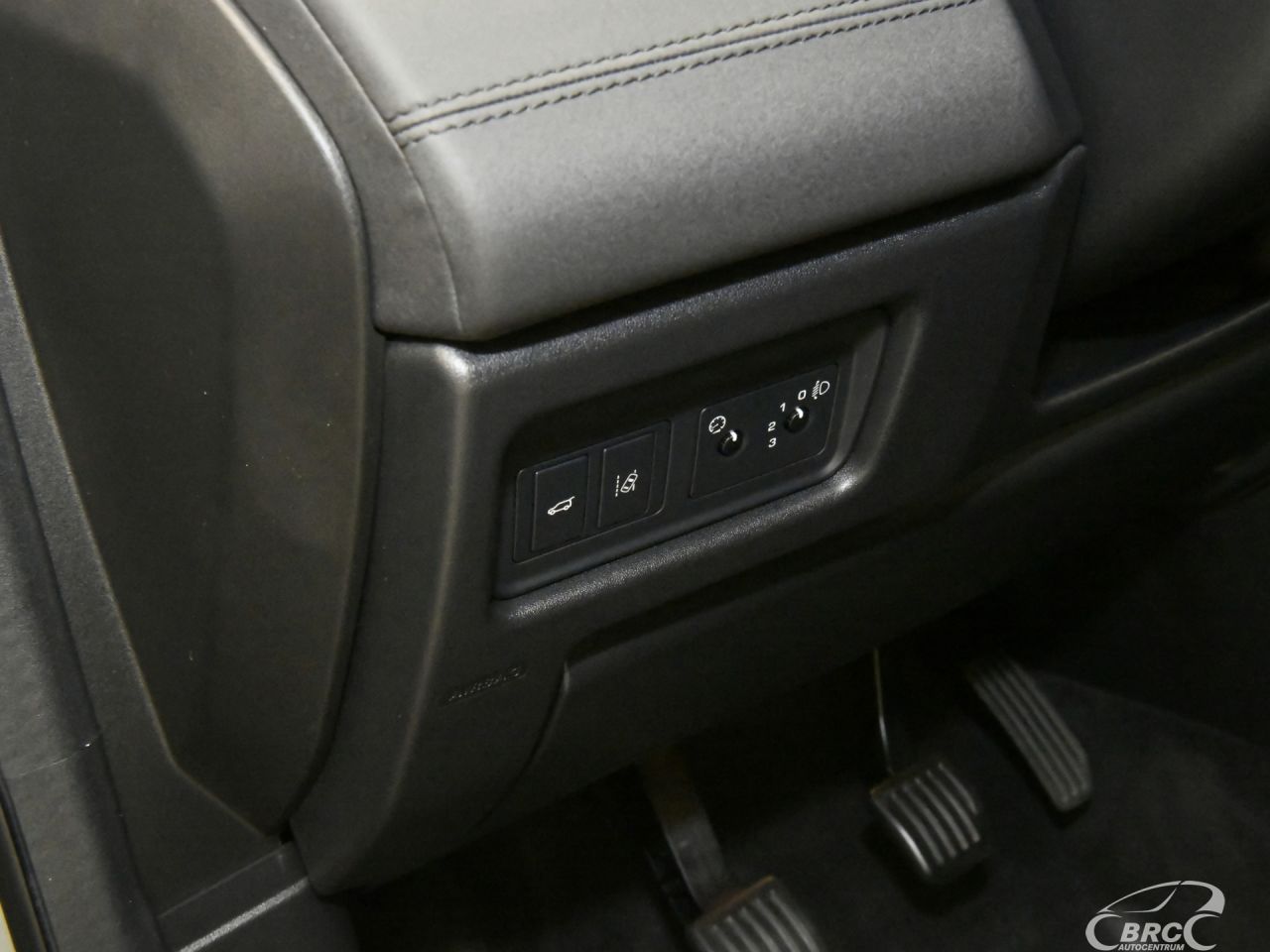 Land Rover Discovery | 24