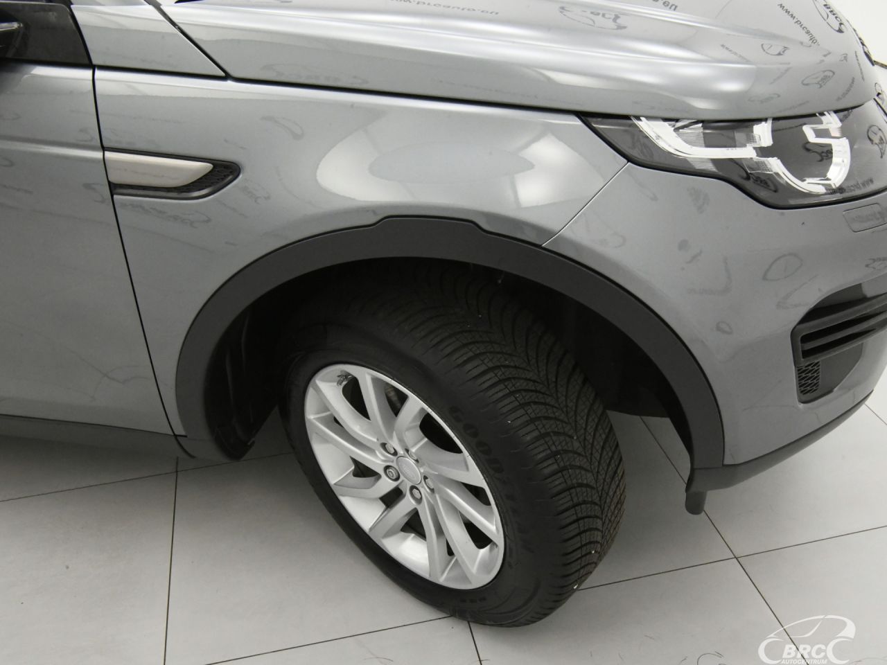 Land Rover Discovery | 38