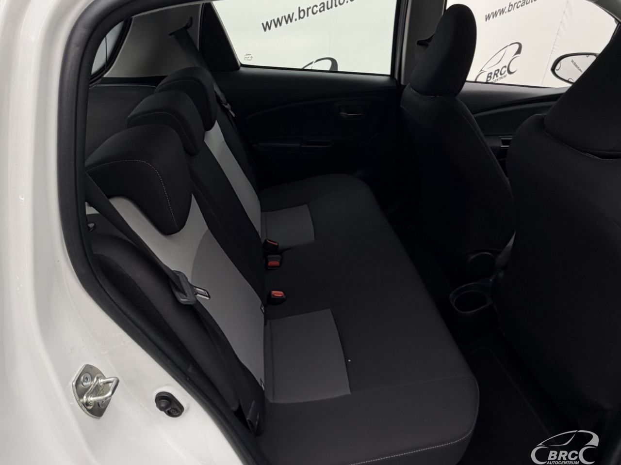 Toyota Yaris | 8