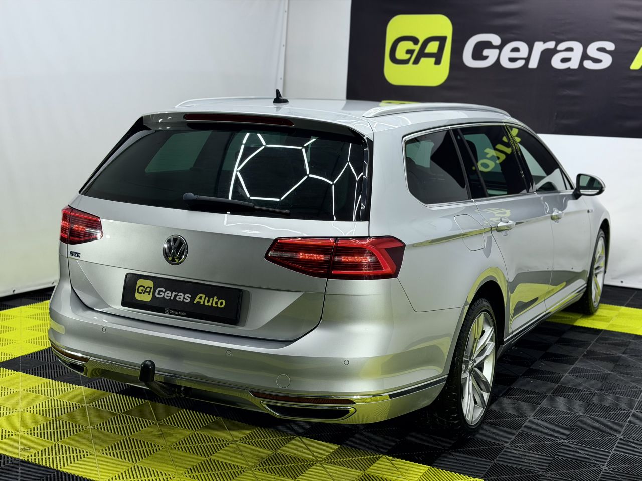 Volkswagen Passat | 4