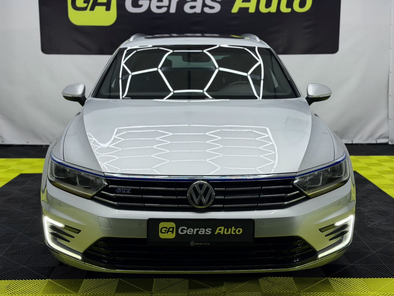 Volkswagen Passat | 1