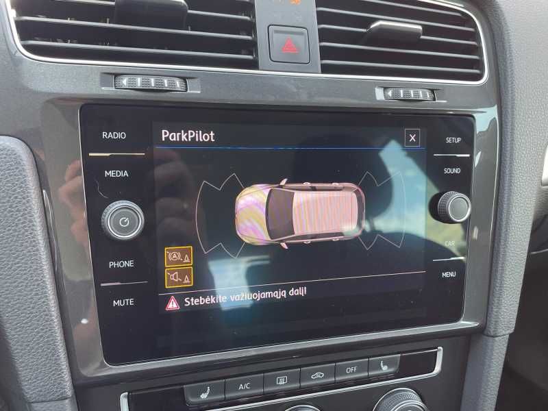 Volkswagen Golf | 10