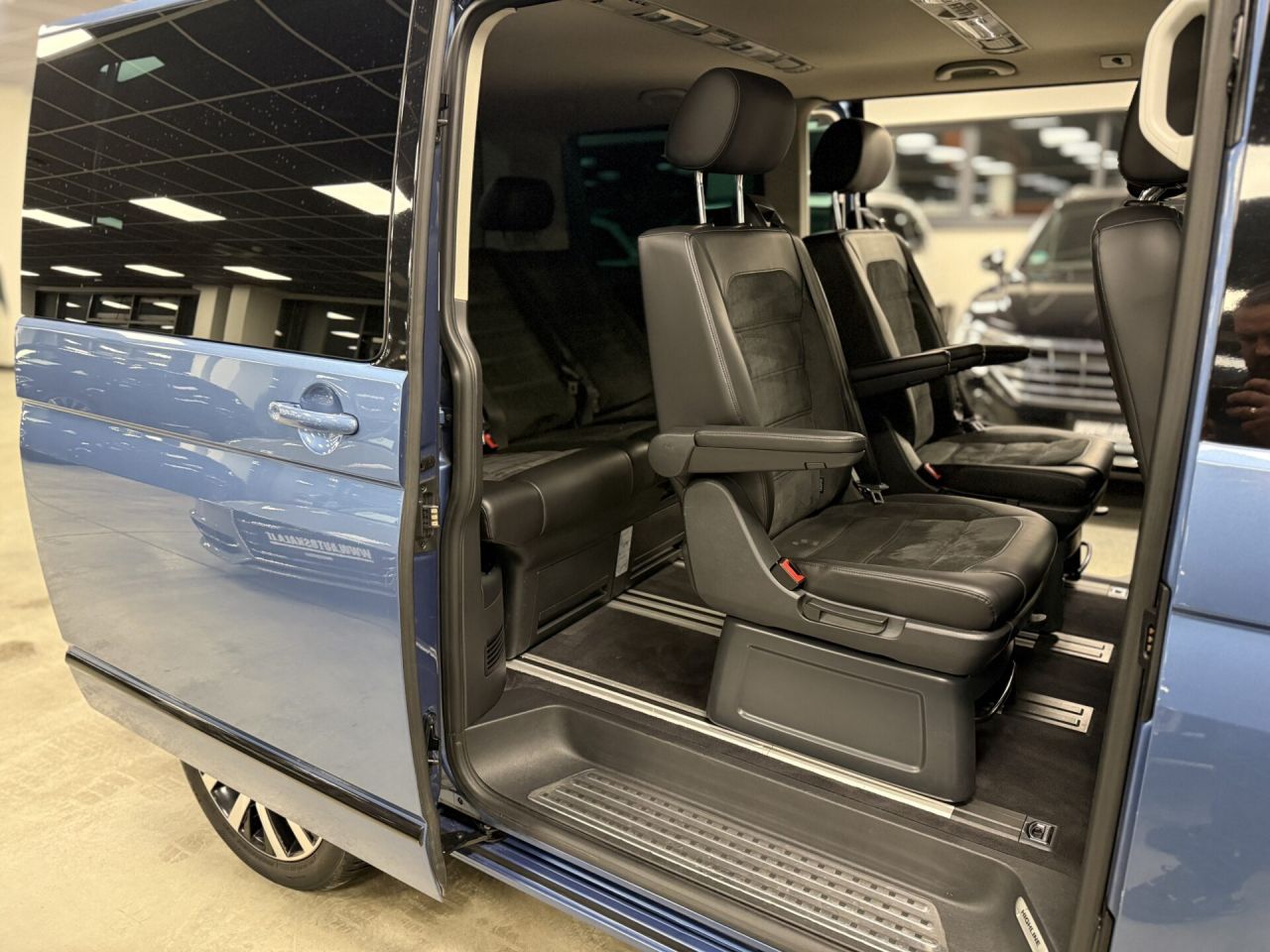 Volkswagen Multivan | 13