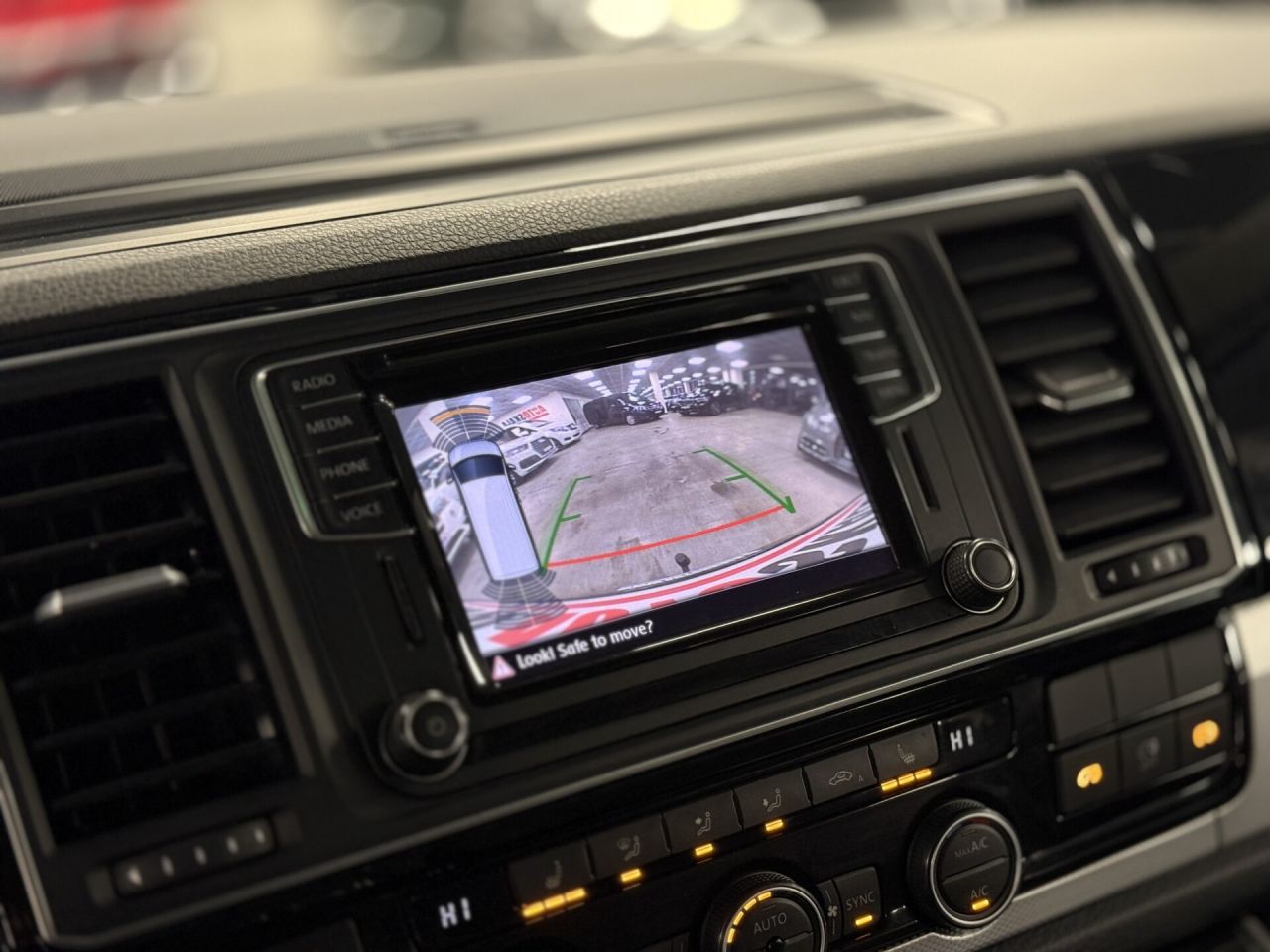 Volkswagen Multivan | 27