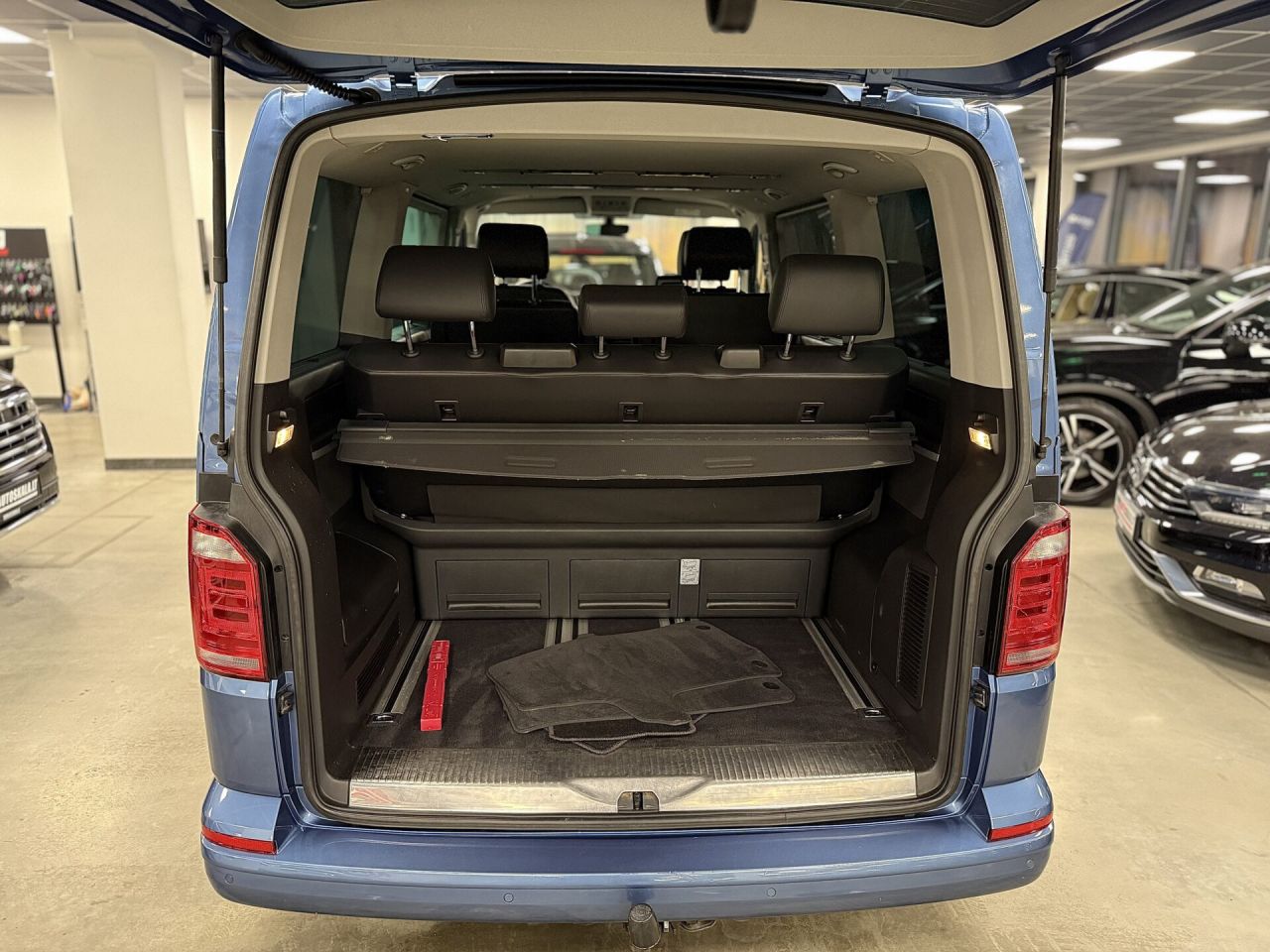 Volkswagen Multivan | 14