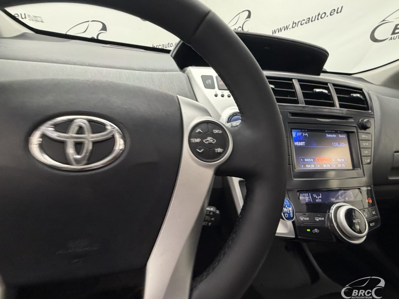 Toyota Prius+ | 27