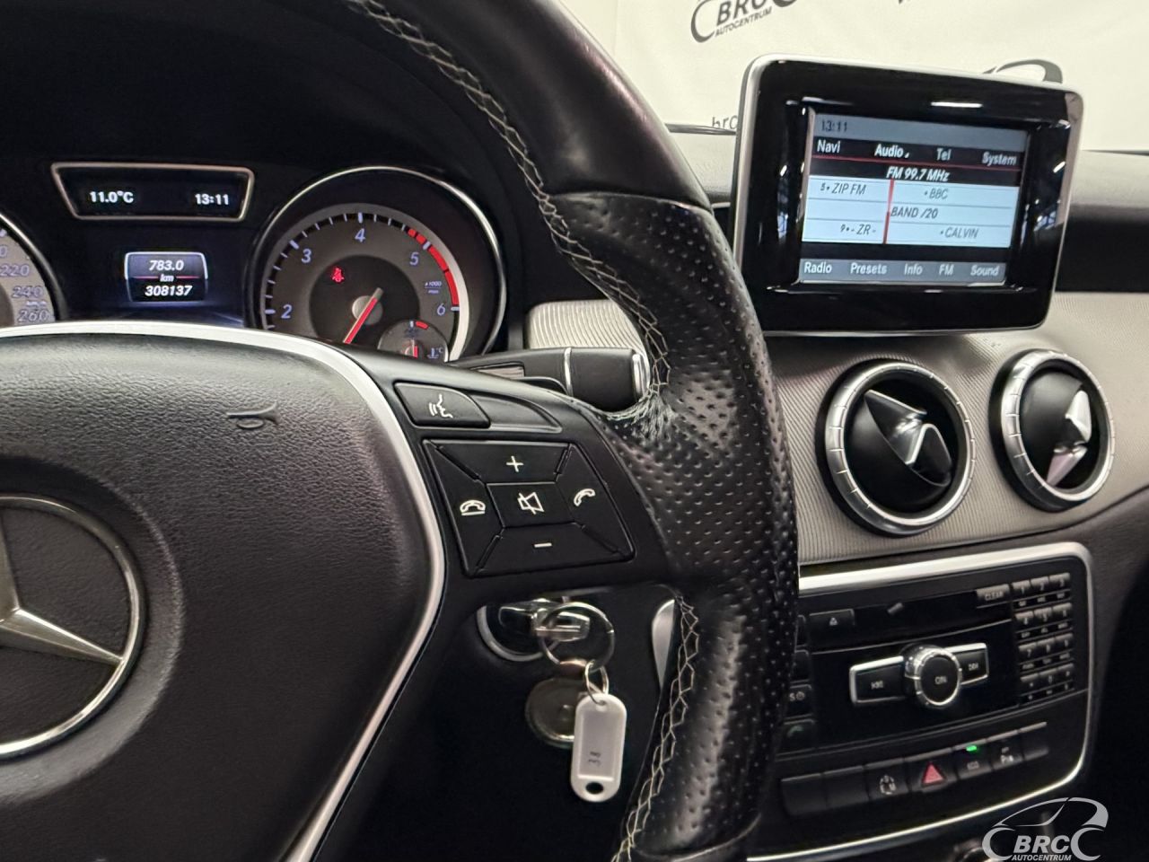 Mercedes-Benz CLA220 | 26