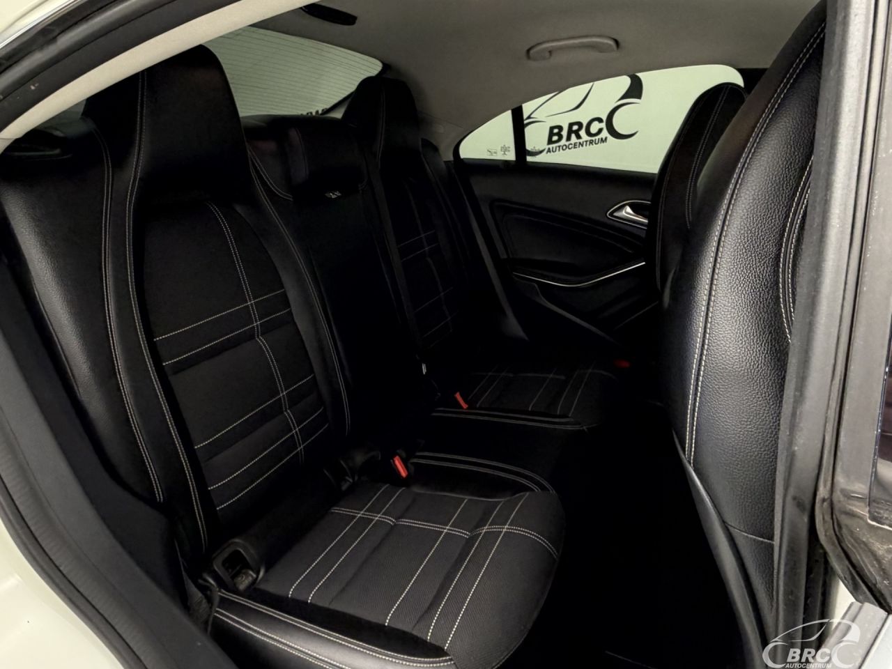 Mercedes-Benz CLA220 | 11