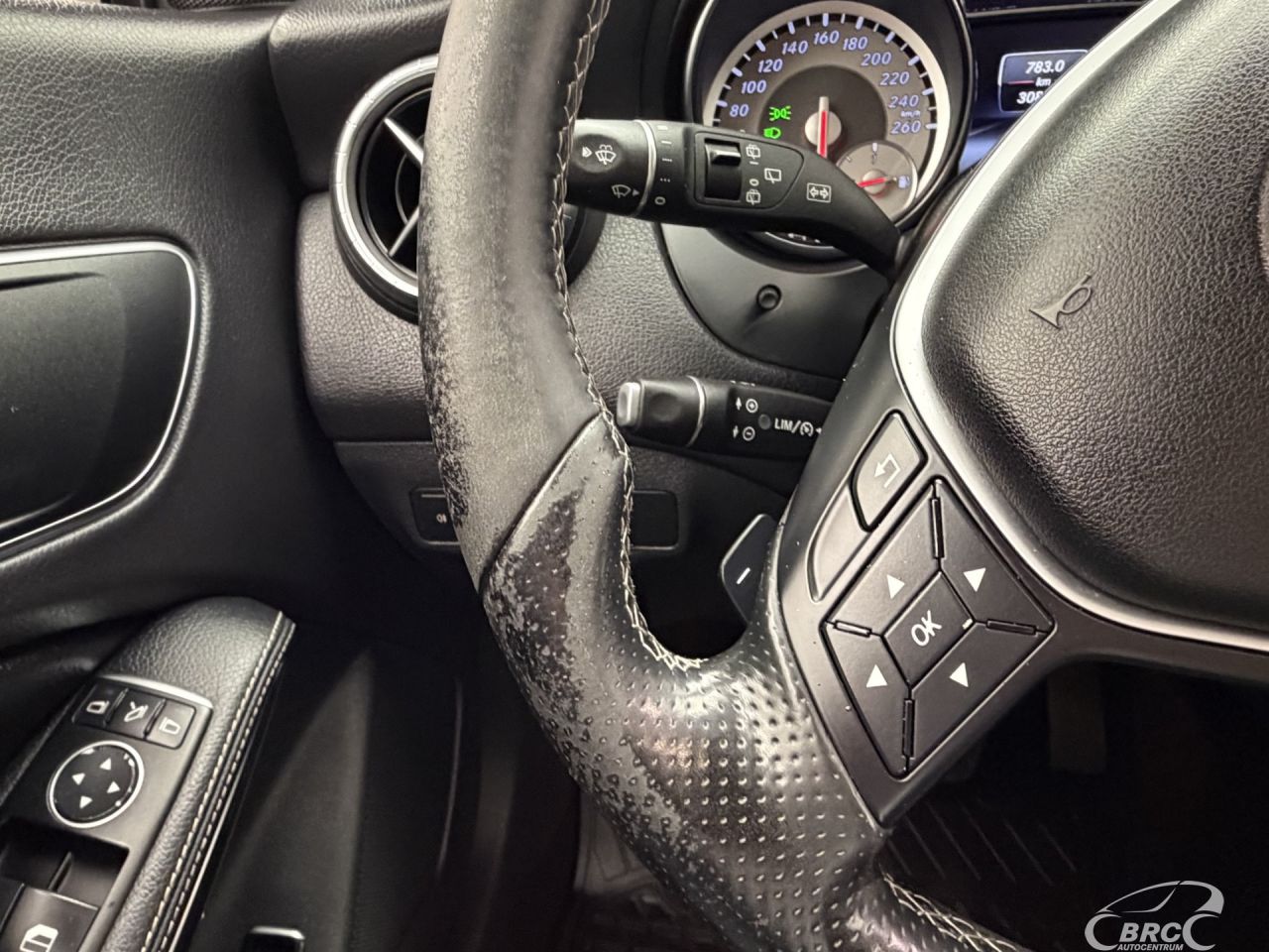 Mercedes-Benz CLA220 | 28