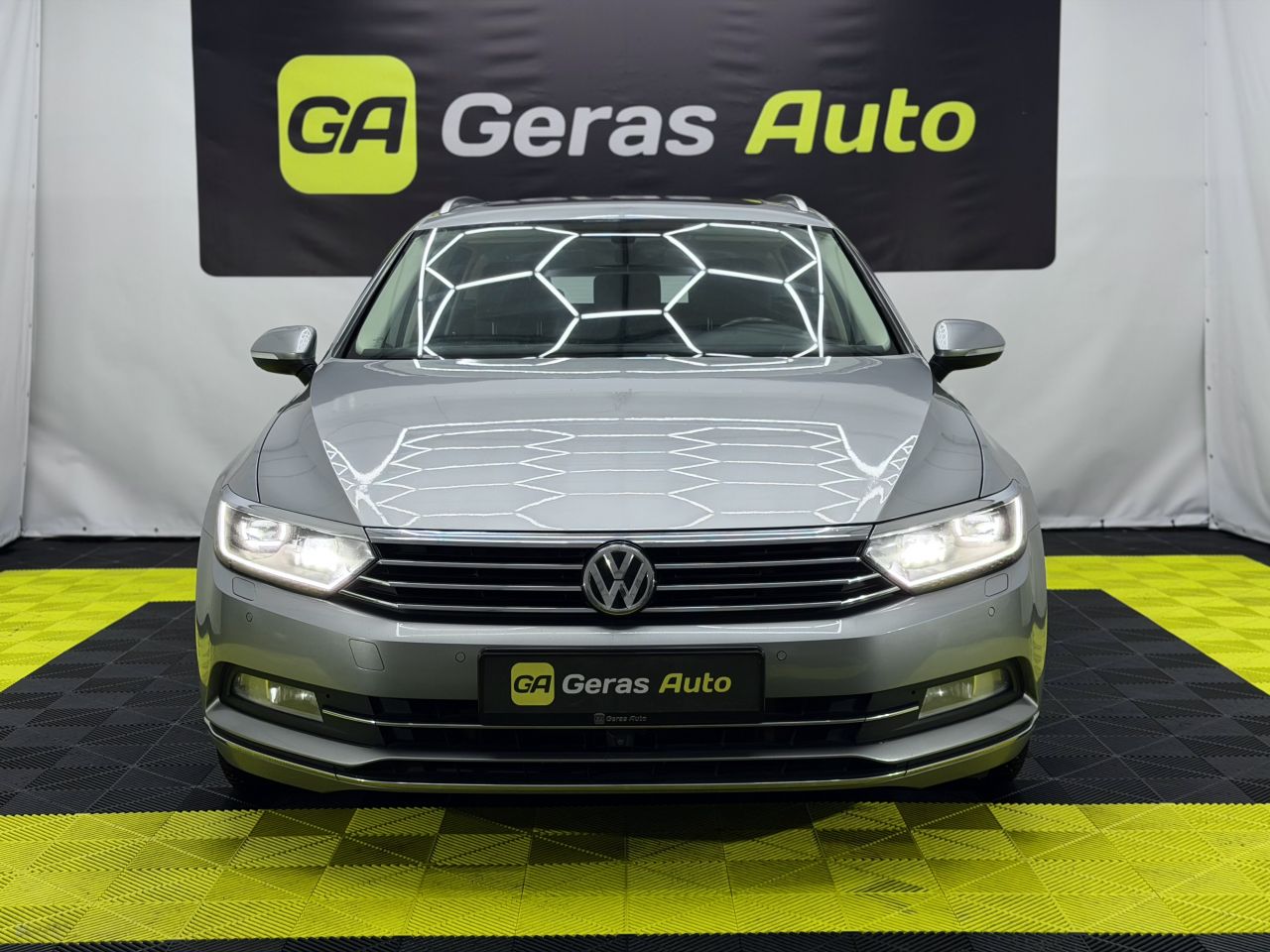 Volkswagen Passat | 1