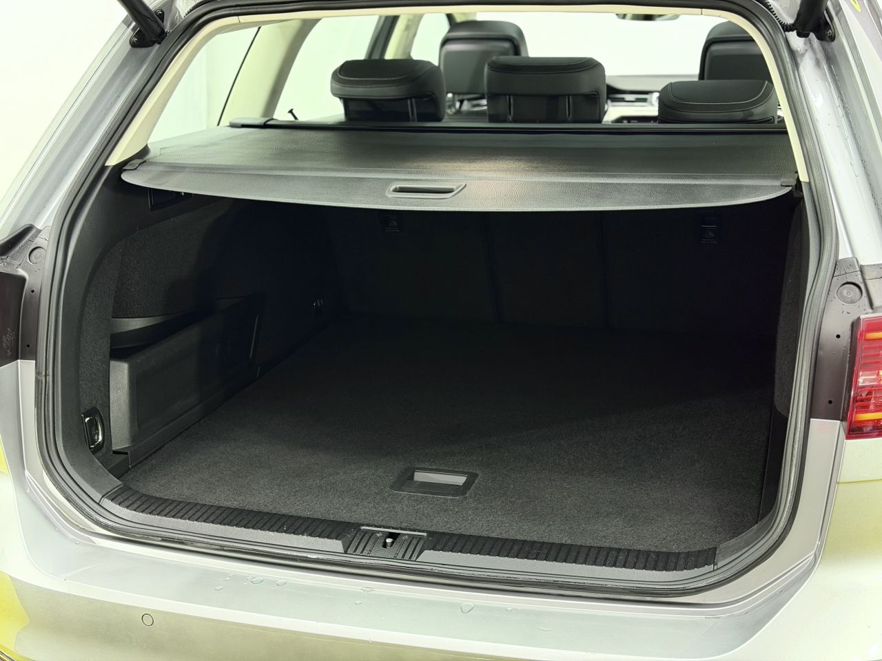 Volkswagen Passat | 12