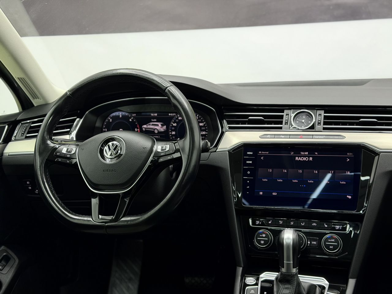 Volkswagen Passat | 16