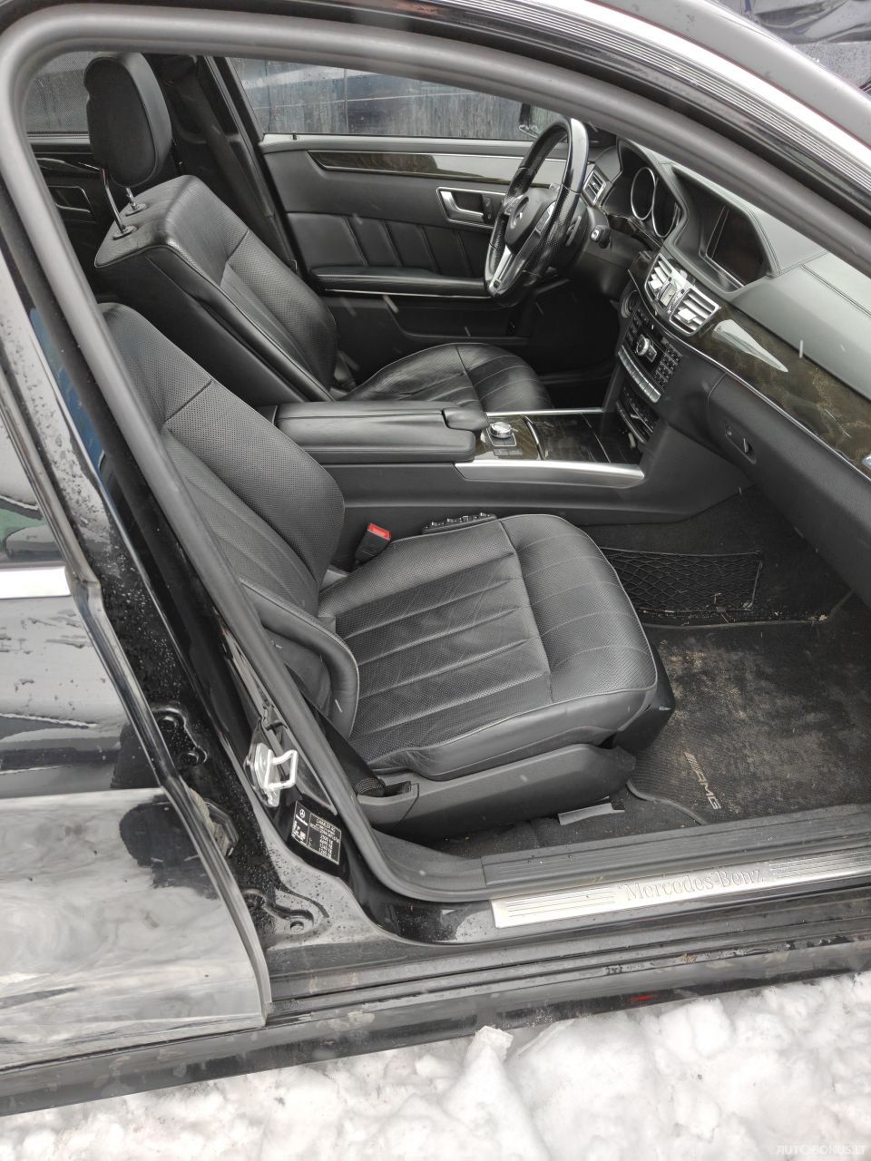 Mercedes-Benz E350 | 9