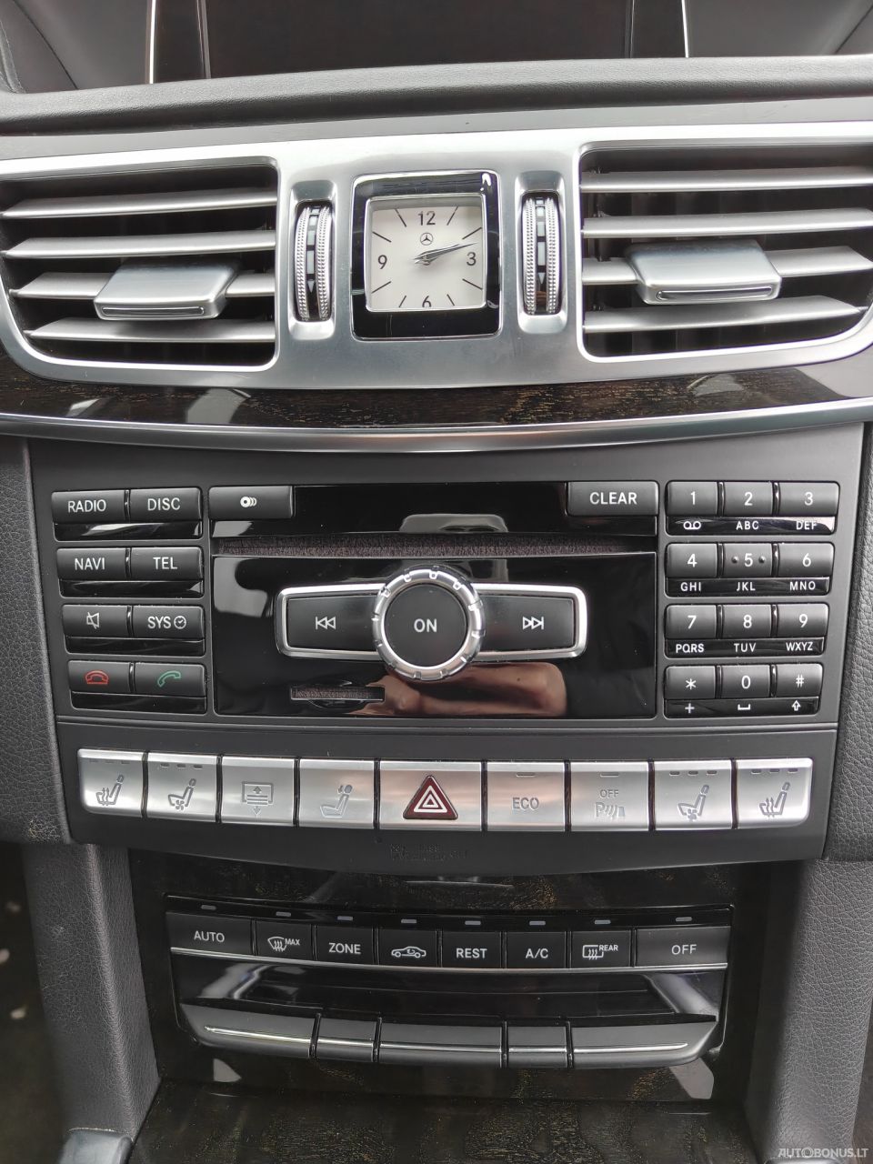 Mercedes-Benz E350 | 10