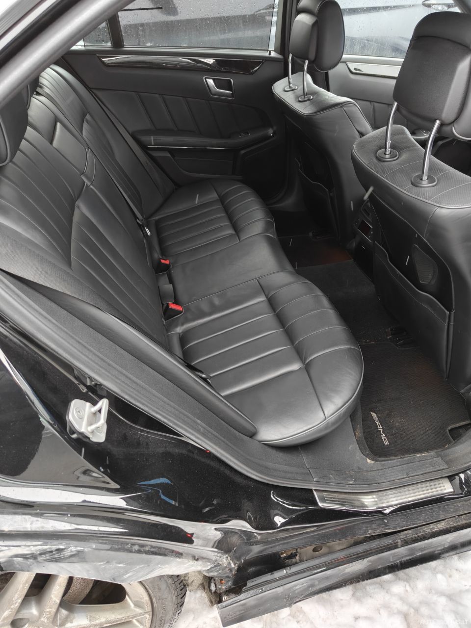 Mercedes-Benz E350 | 16