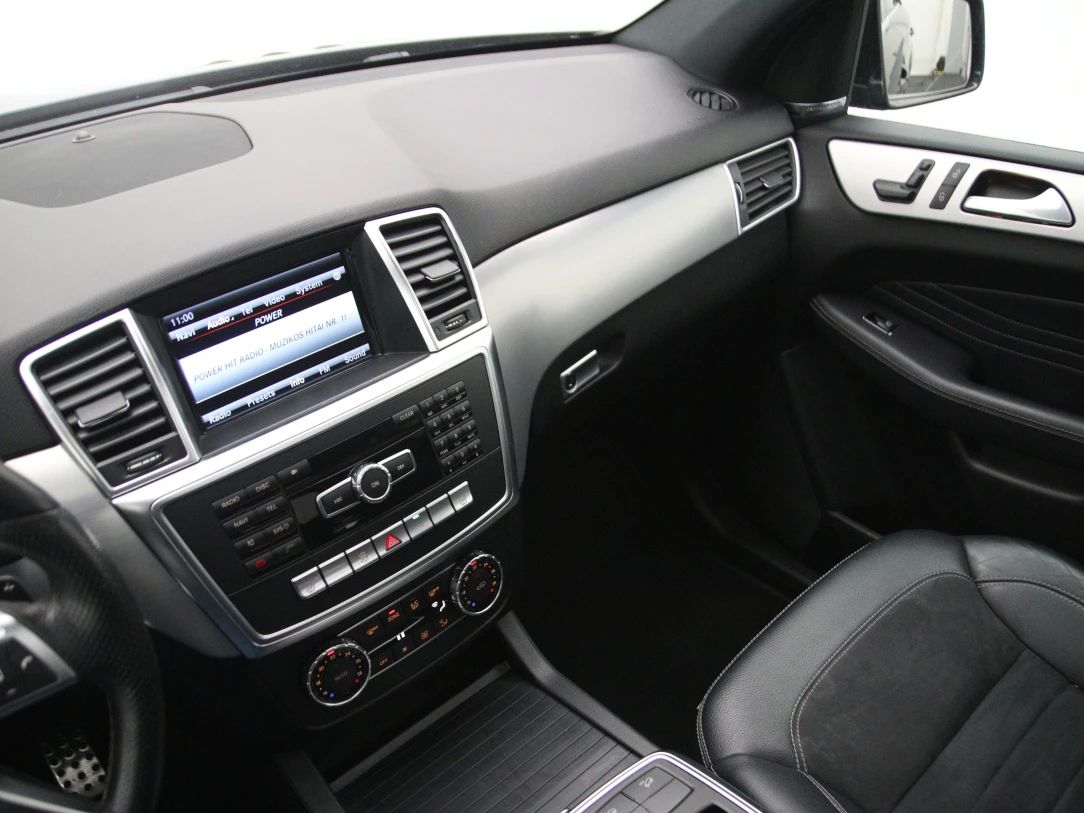 Mercedes-Benz ML350 | 20