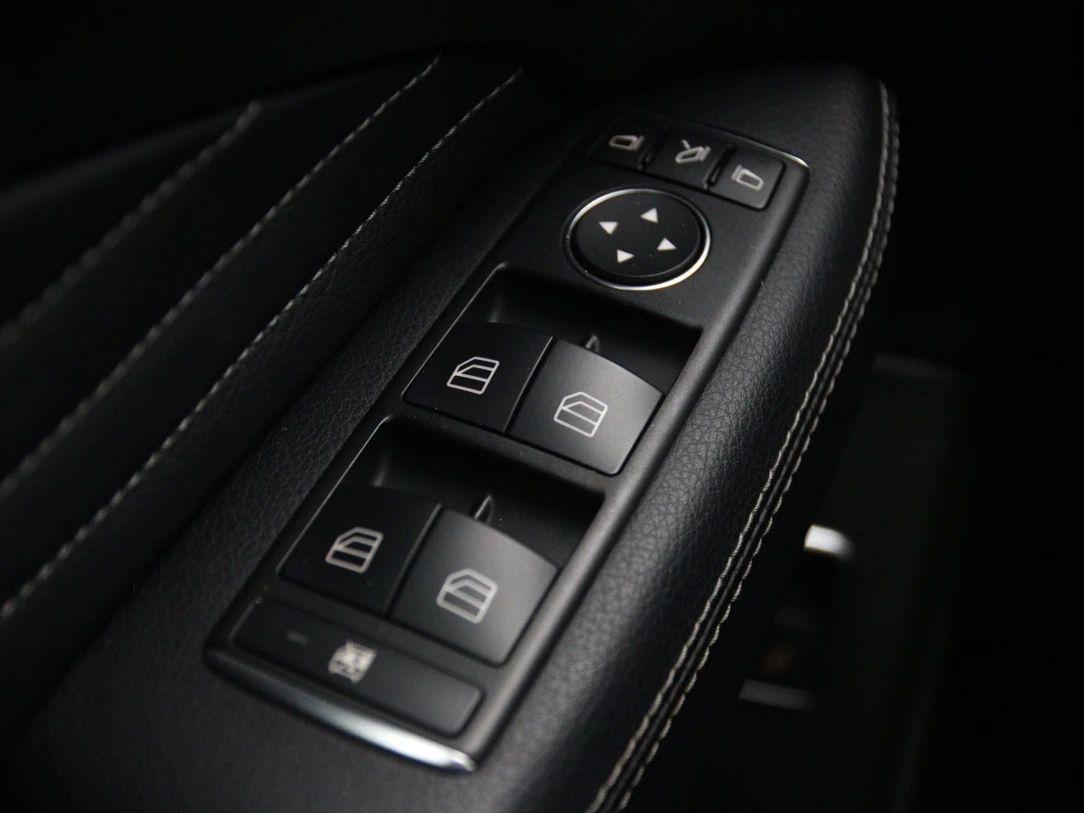 Mercedes-Benz ML350 | 25