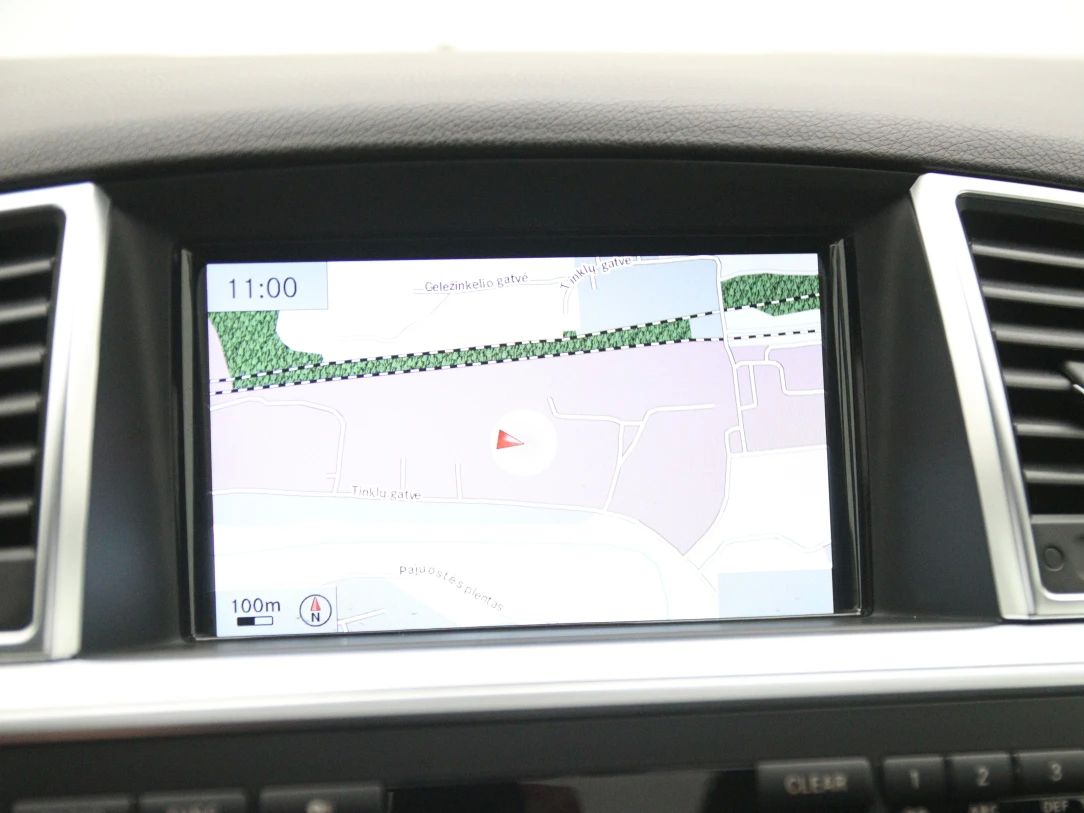 Mercedes-Benz ML350 | 23