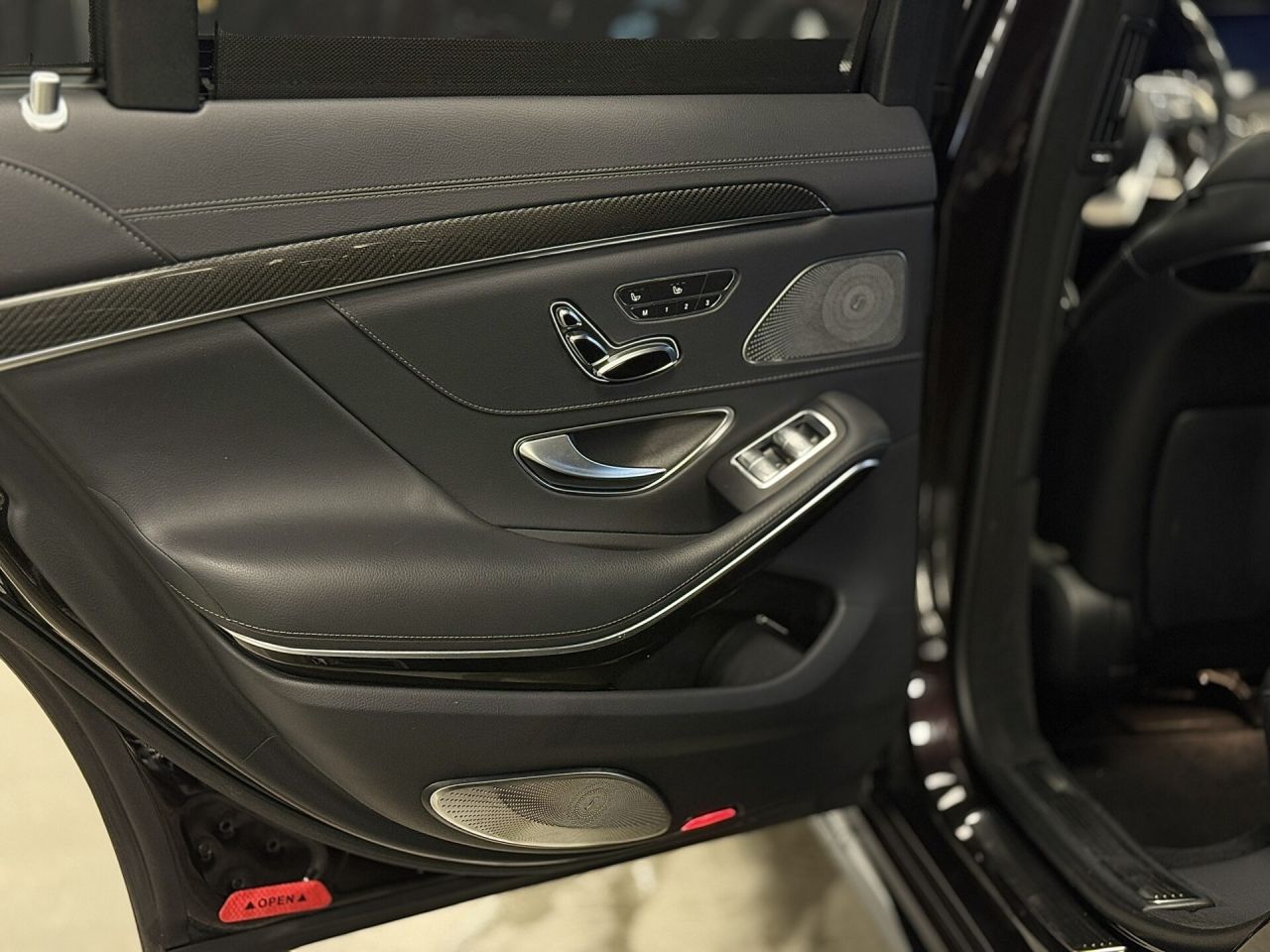 Mercedes-Benz S400 | 12