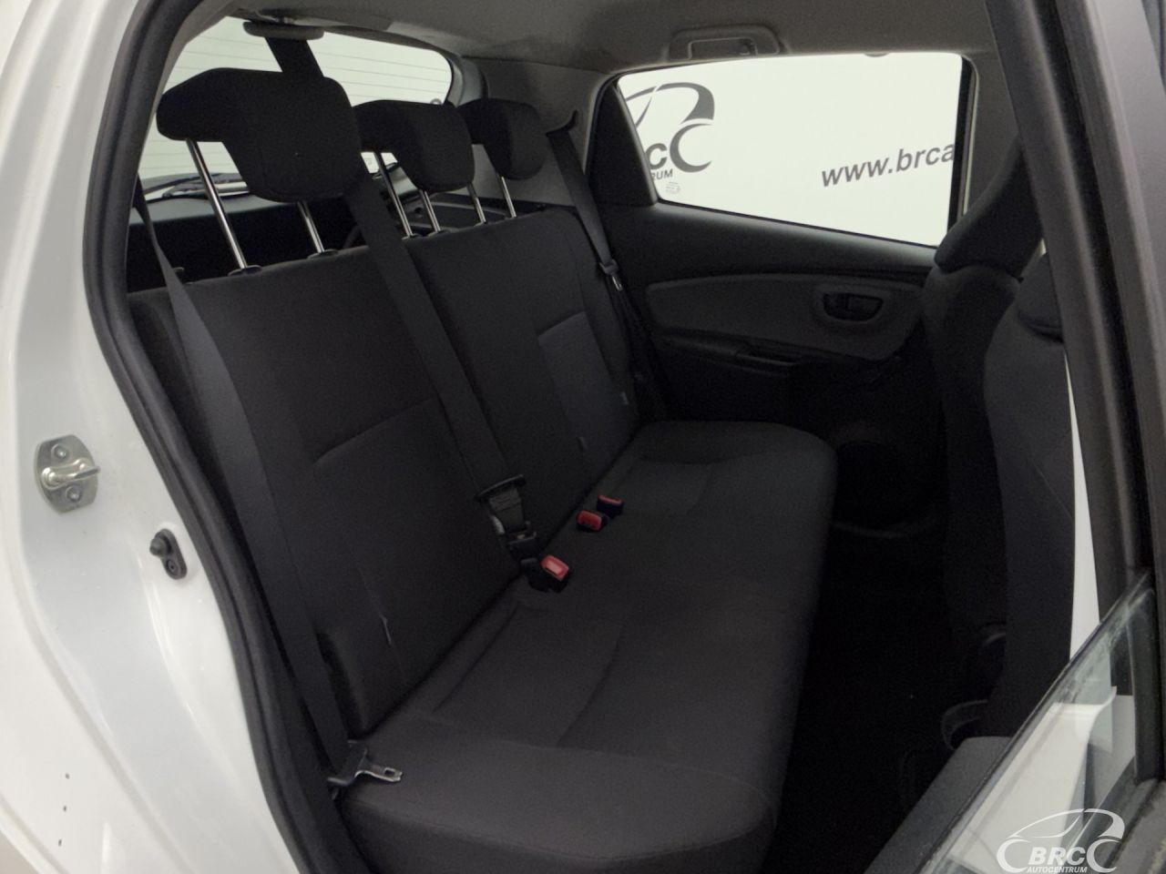 Toyota Yaris | 10