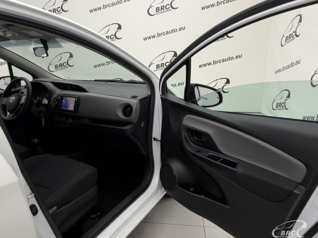 Toyota Yaris | 7