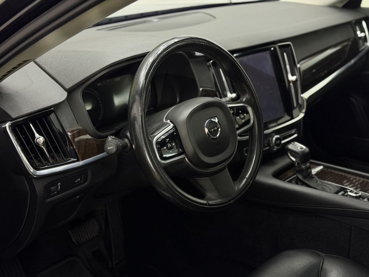 Volvo S90 | 8