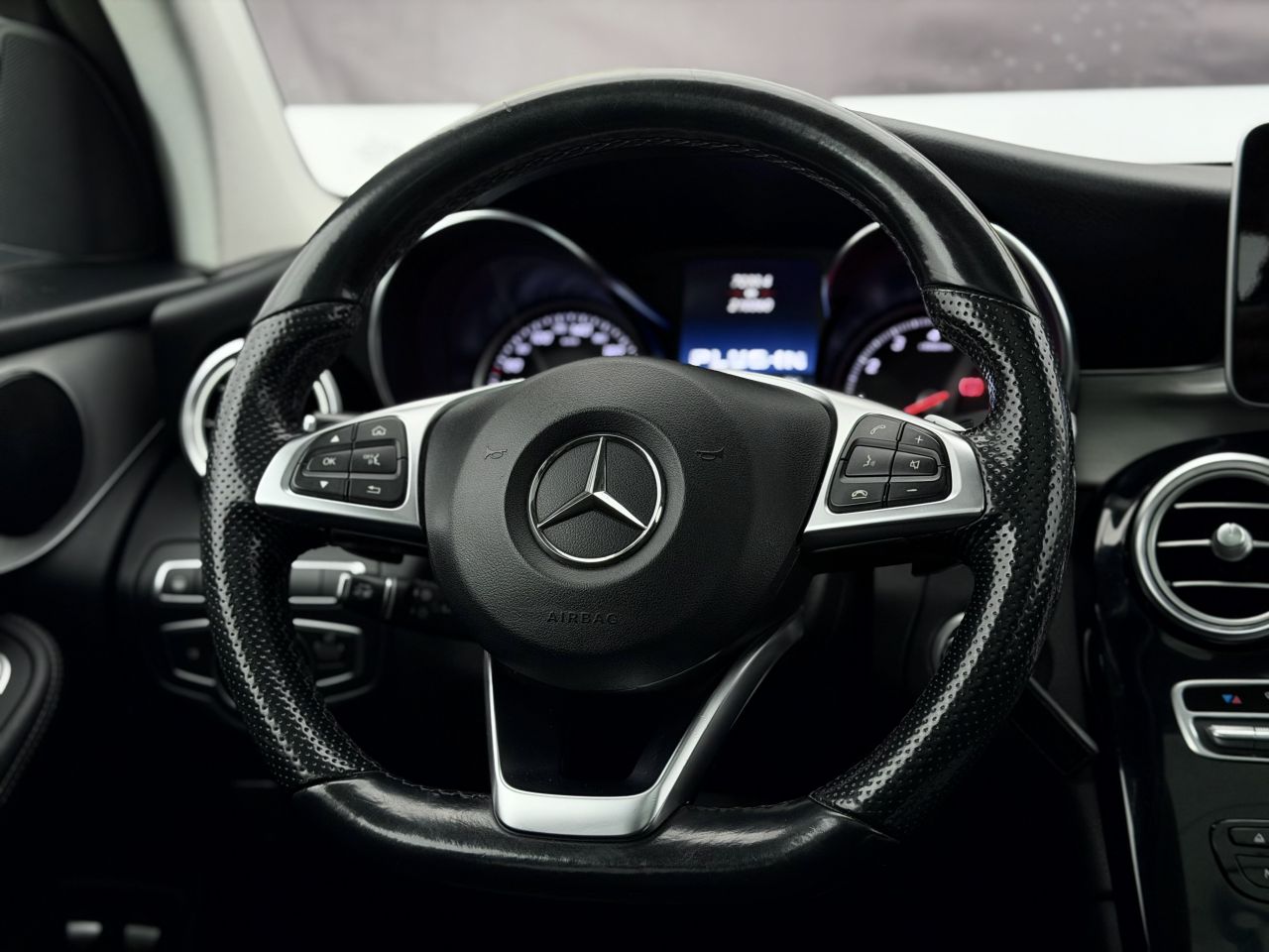 Mercedes-Benz GLC350 | 16