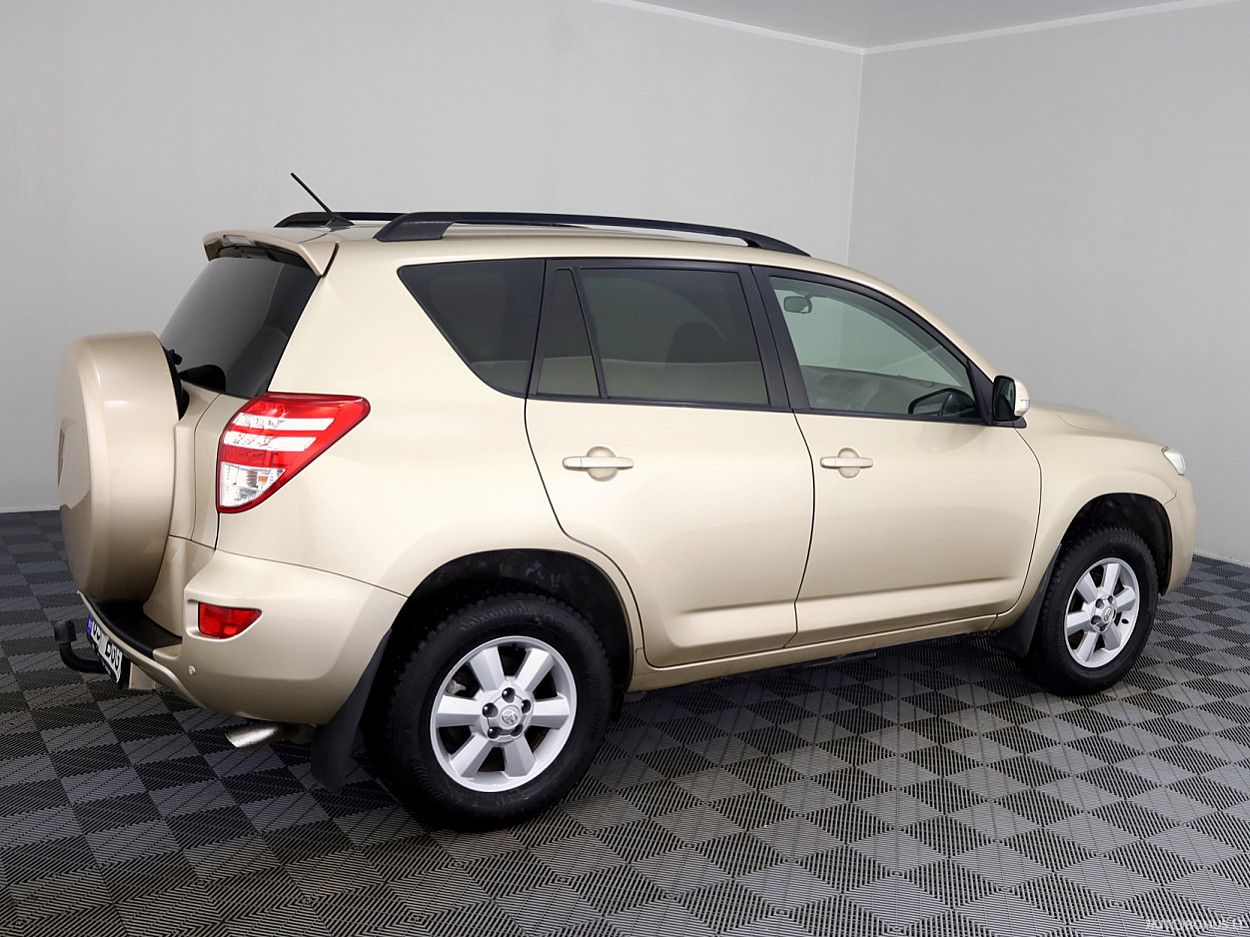 Toyota RAV4 | 2