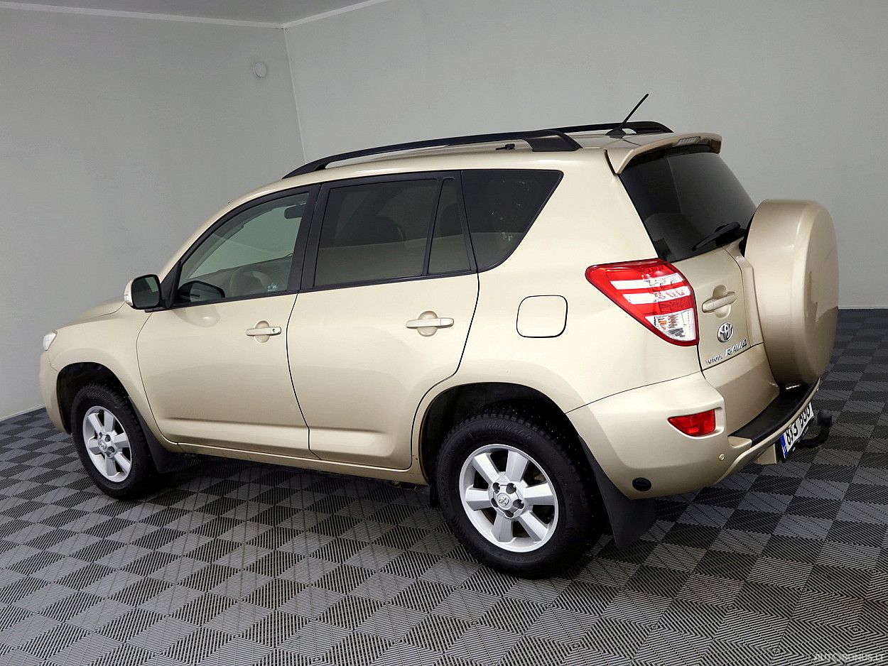 Toyota RAV4 | 3
