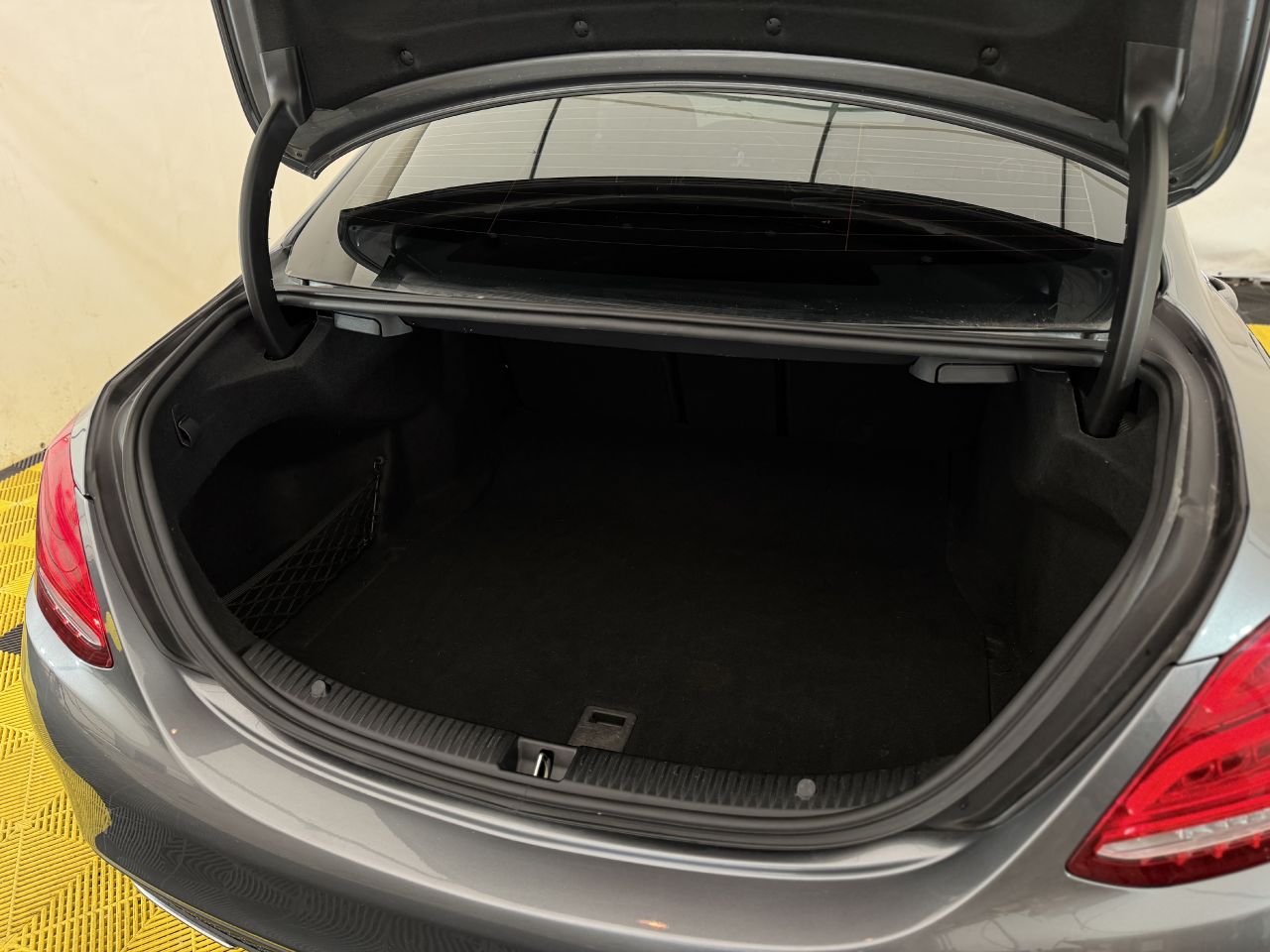 Mercedes-Benz C200 | 11