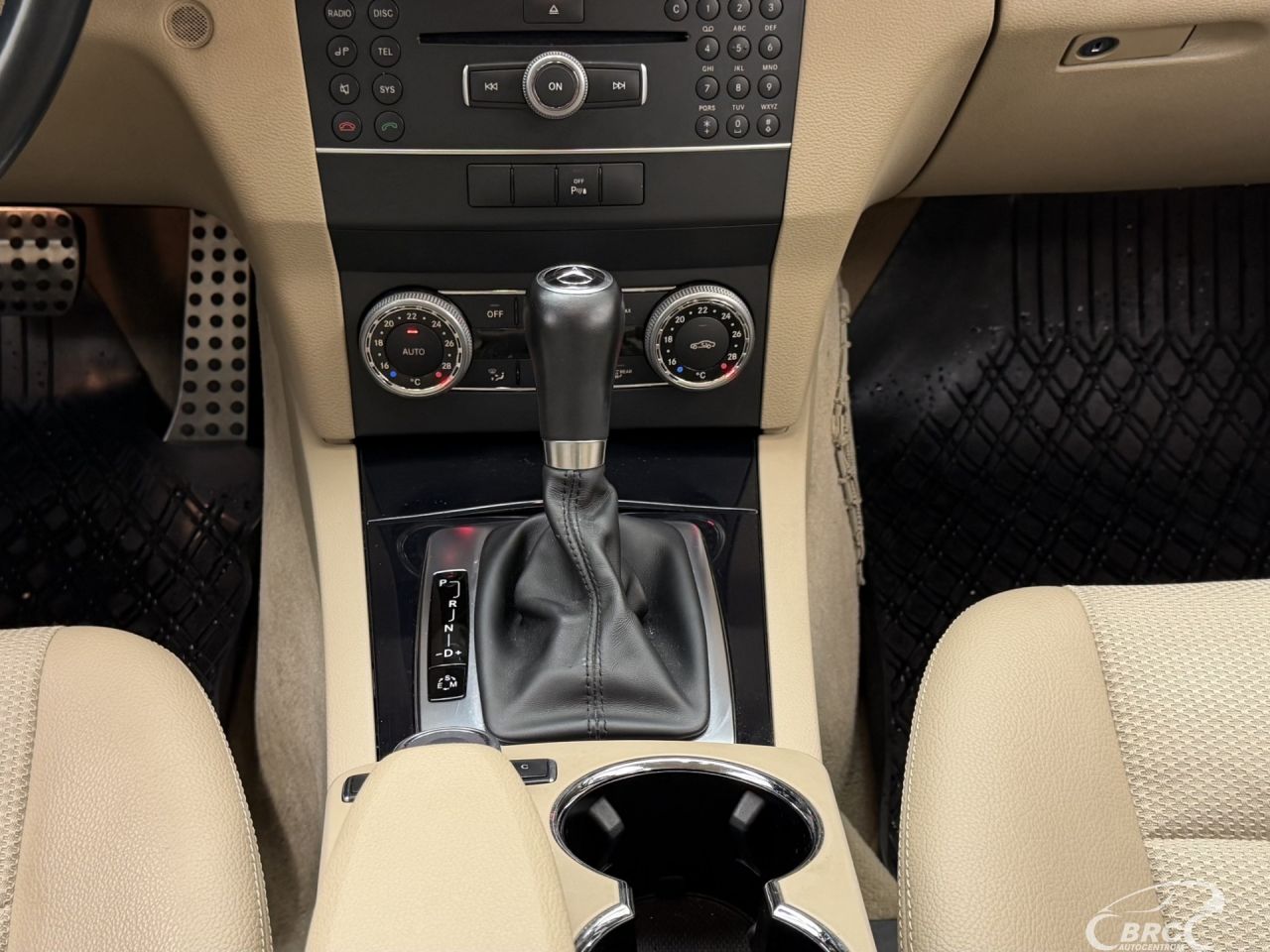 Mercedes-Benz GLK250 | 16