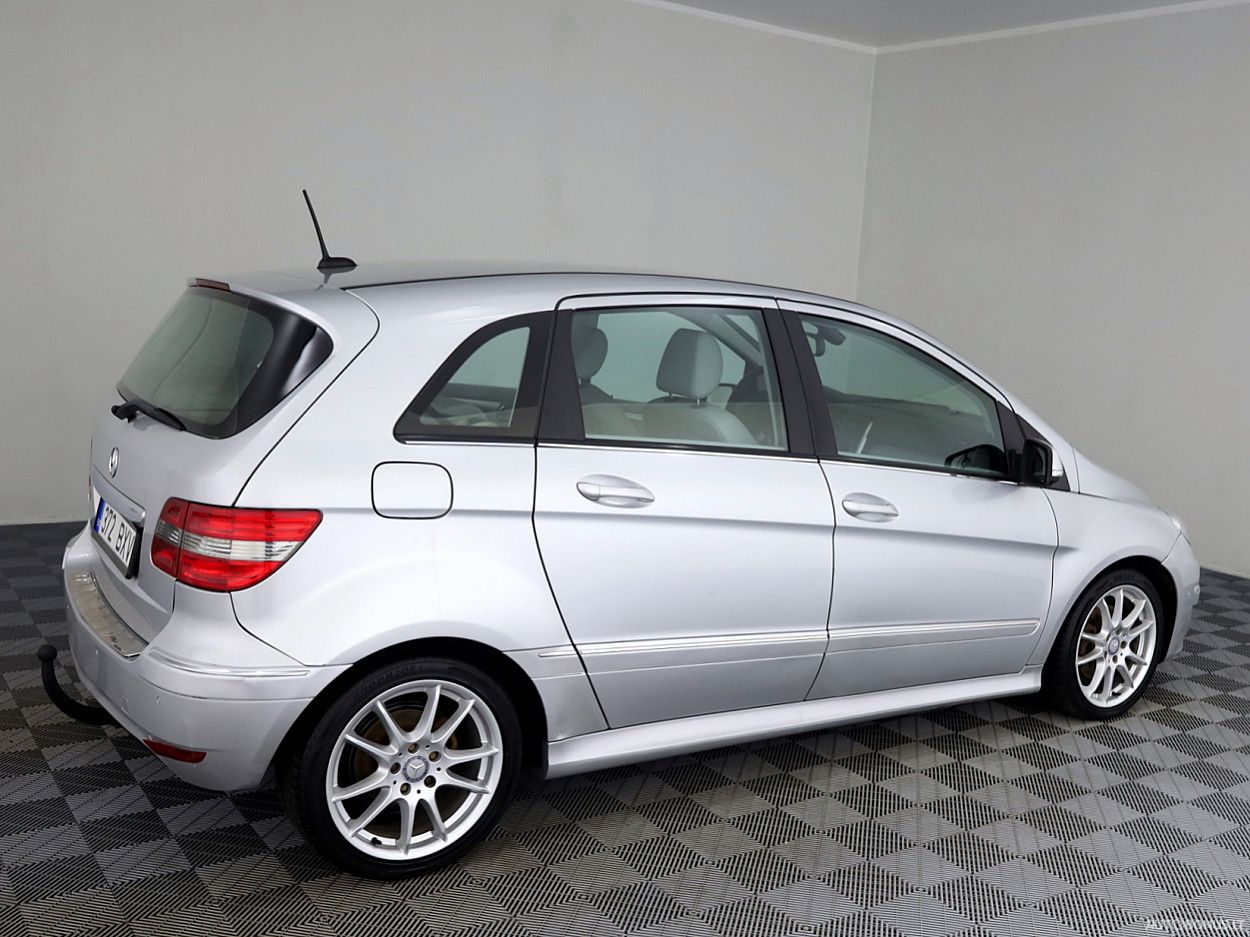 Mercedes-Benz B200 | 2