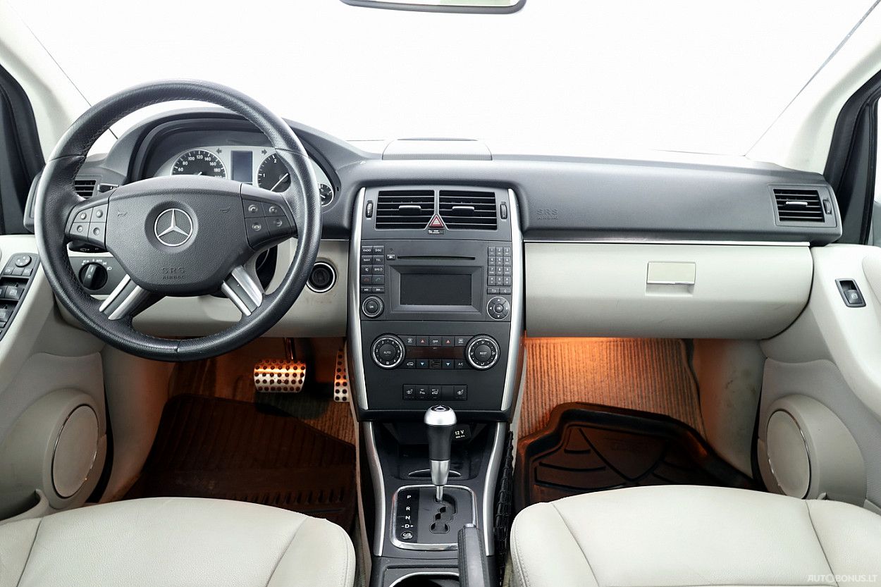 Mercedes-Benz B200 | 4