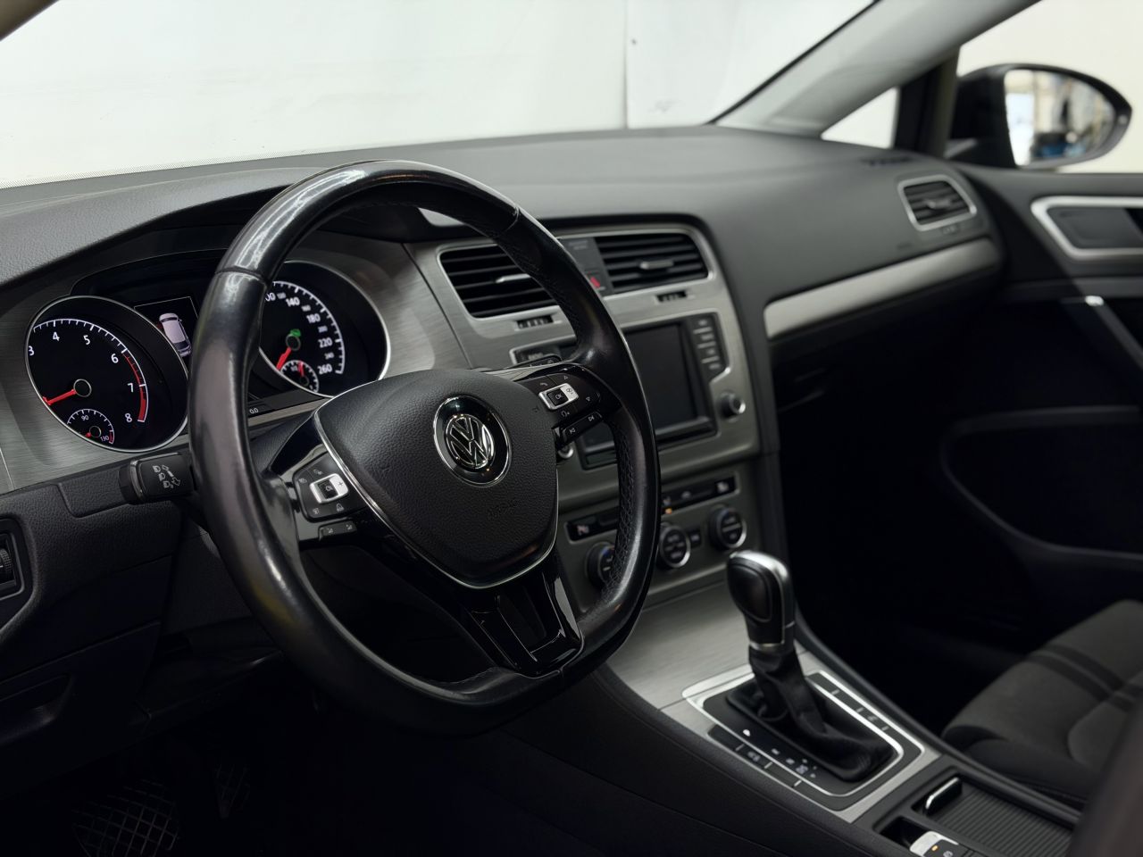 Volkswagen Golf | 8