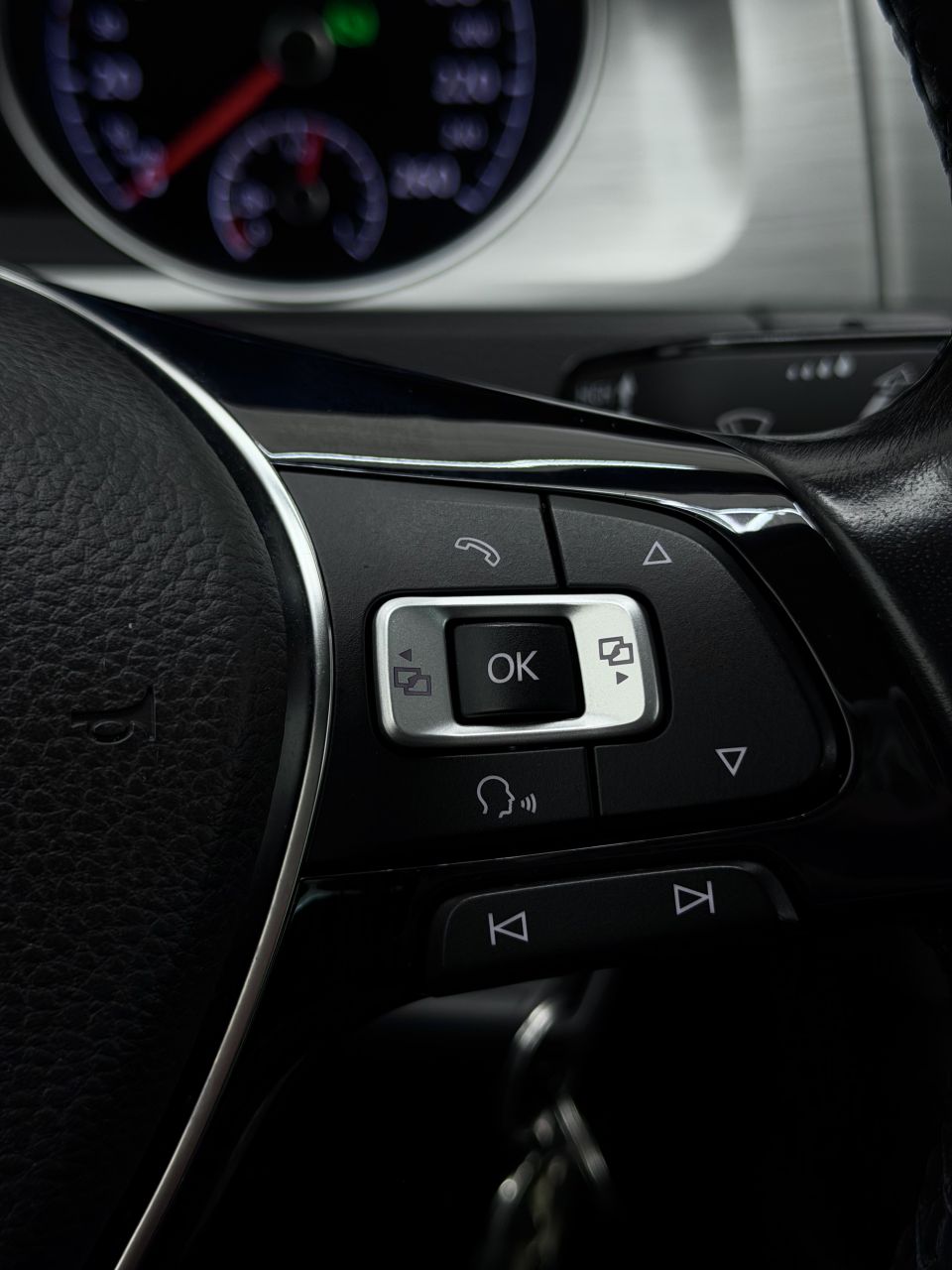 Volkswagen Golf | 24