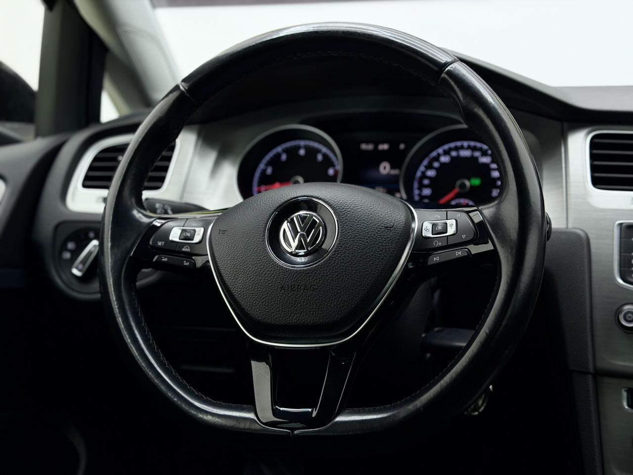 Volkswagen Golf | 16