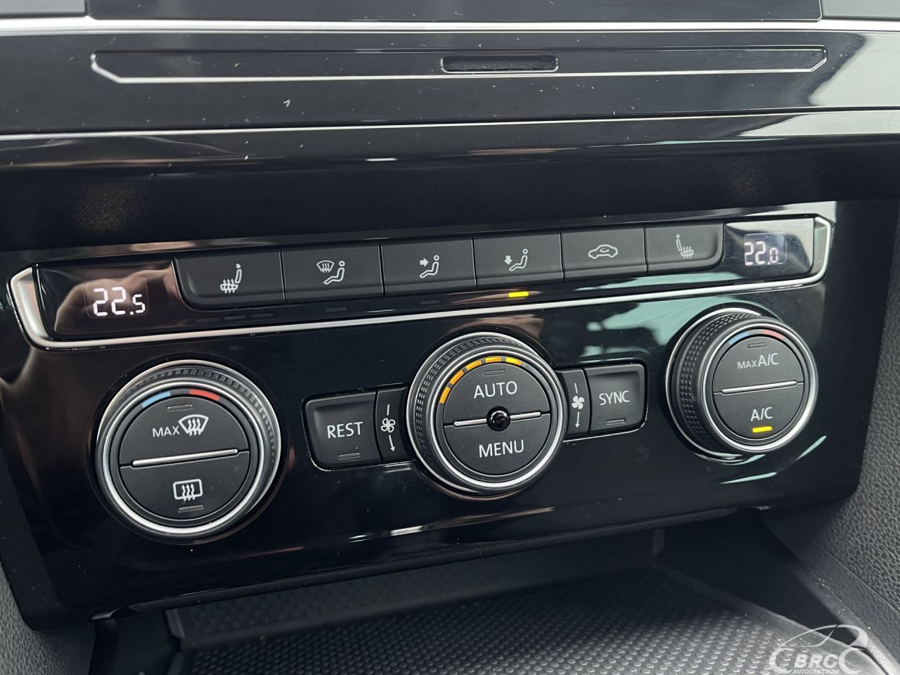 Volkswagen Passat | 23