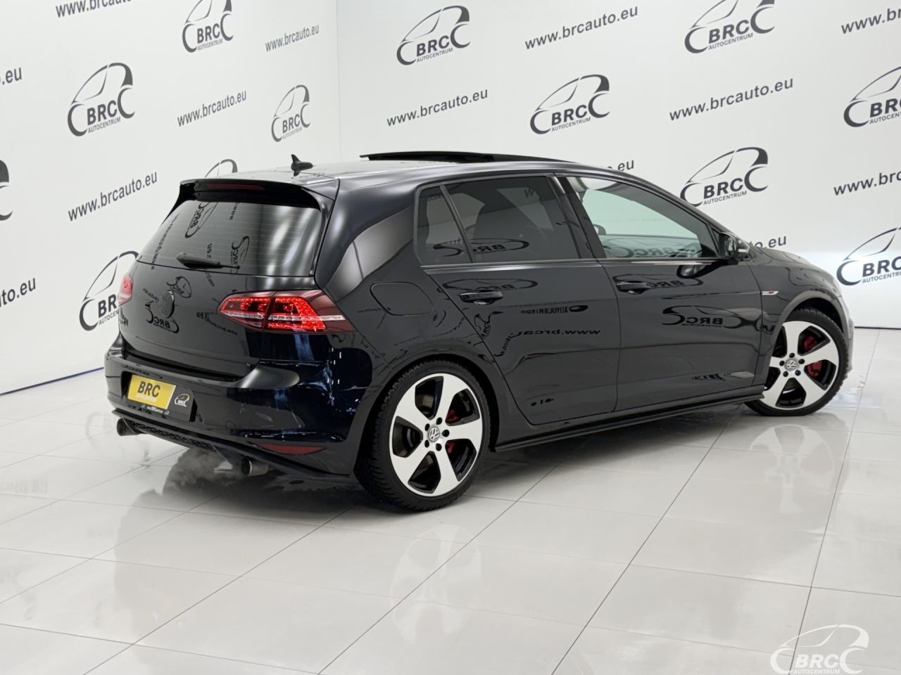 Volkswagen Golf | 1