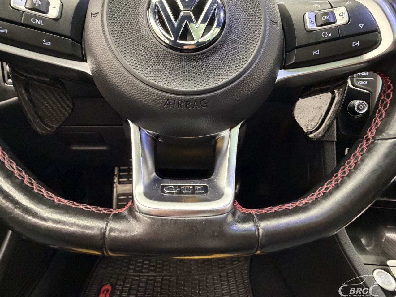 Volkswagen Golf | 24