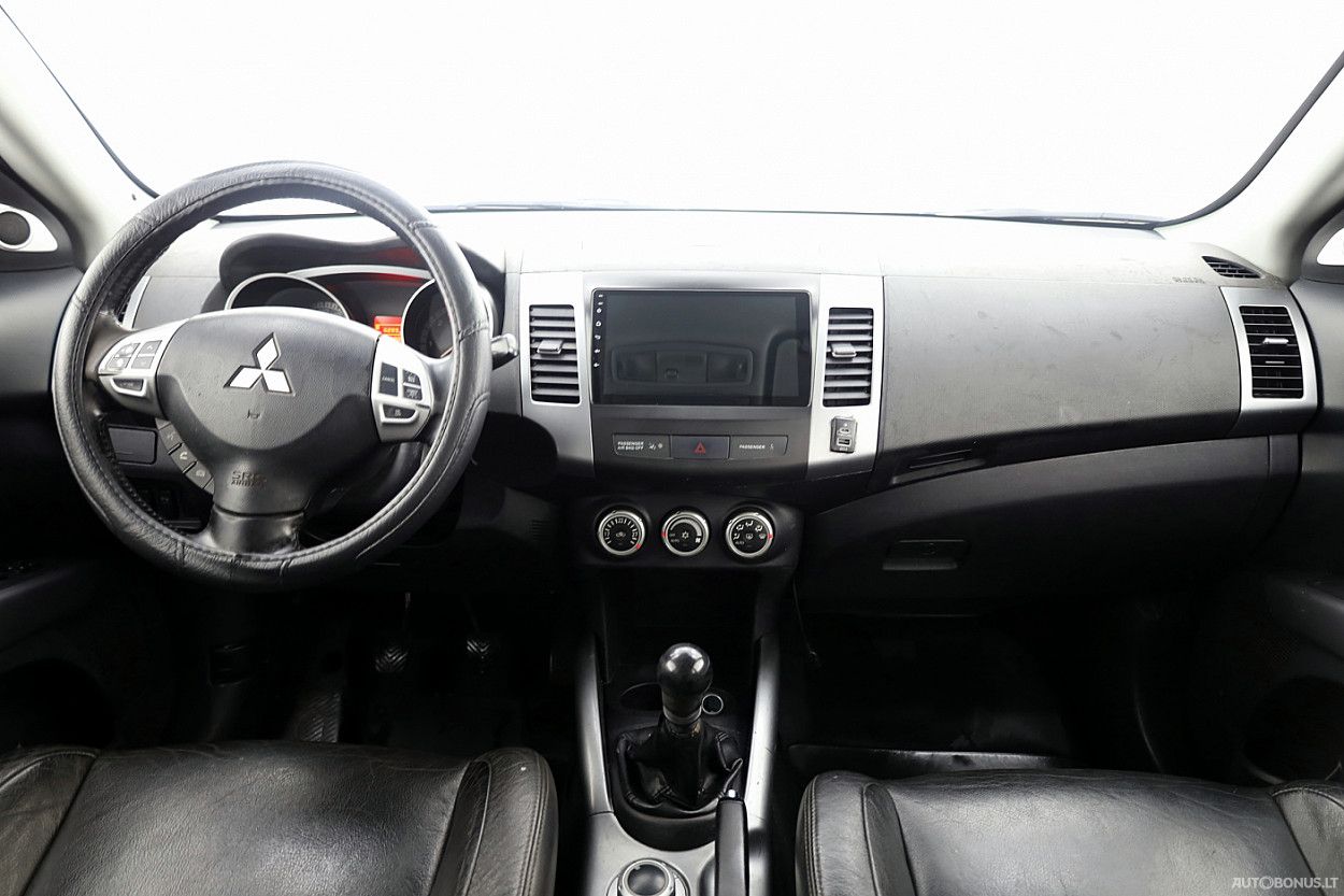 Mitsubishi Outlander | 4