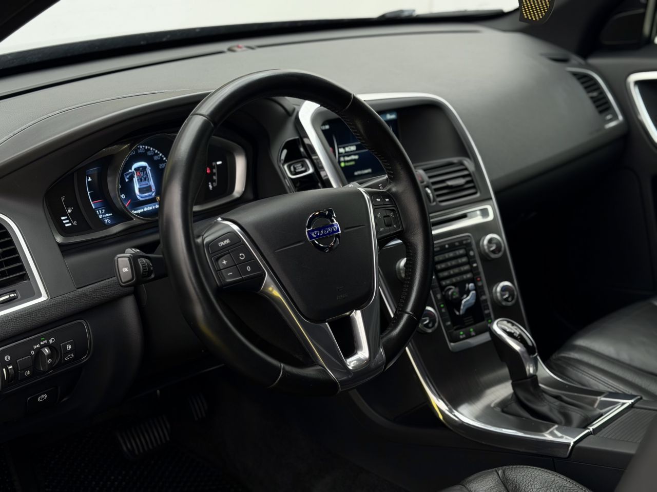 Volvo XC60 | 8
