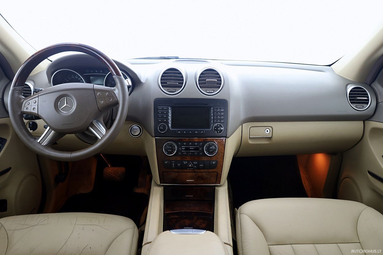 Mercedes-Benz ML500 | 4