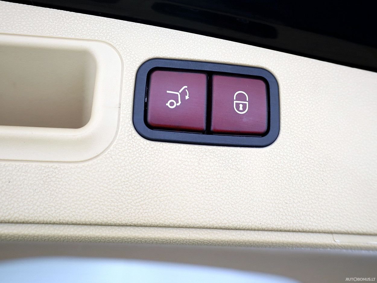 Mercedes-Benz ML500 | 7