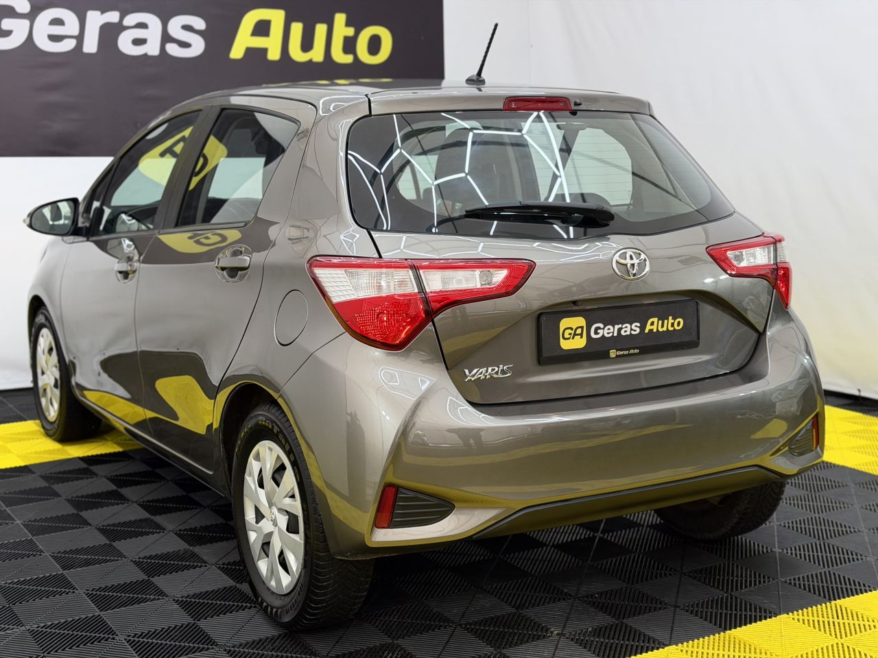 Toyota Yaris | 5